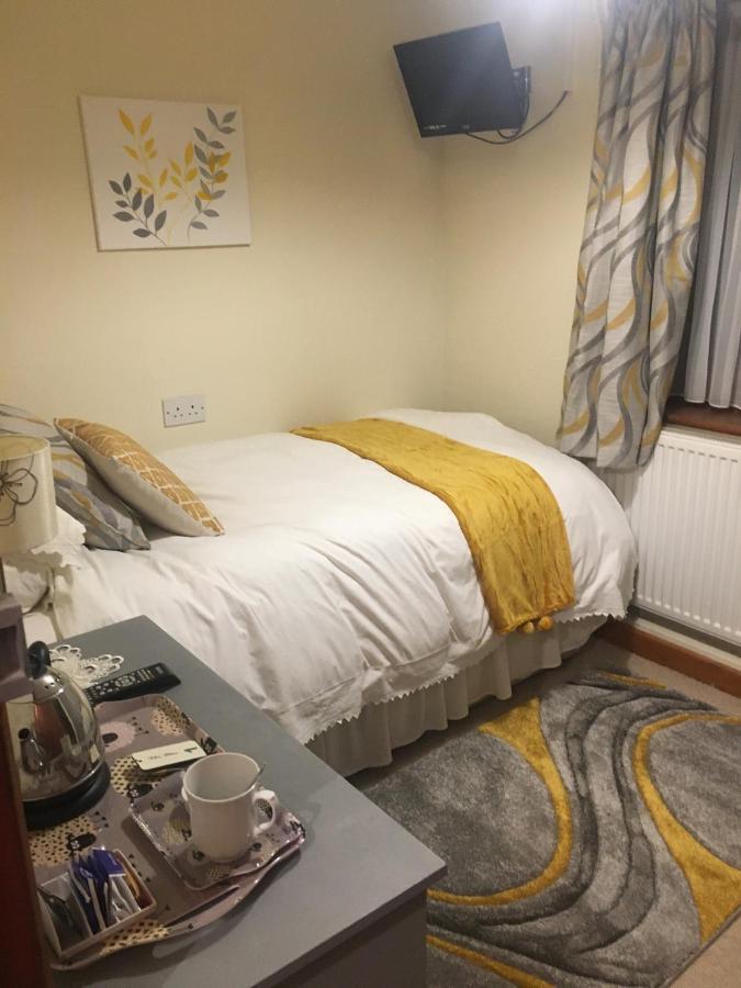 Bed and Breakfast The Elms East Harling Екстер'єр фото