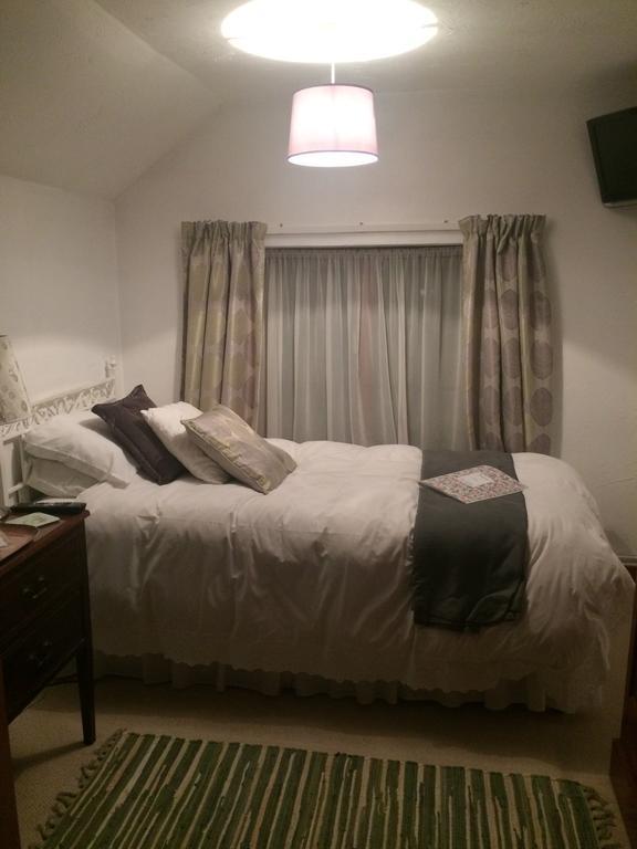 Bed and Breakfast The Elms East Harling Екстер'єр фото